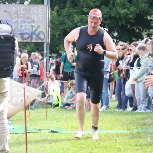 16.06.2024 - 26. Vierlanden-Triathlon Lena Gebhardt http://msf.ph/oto/6303096 16.06.2024 11:11:03 Schwimmen 387, 473, 387, 473 meine-sportfotos.de