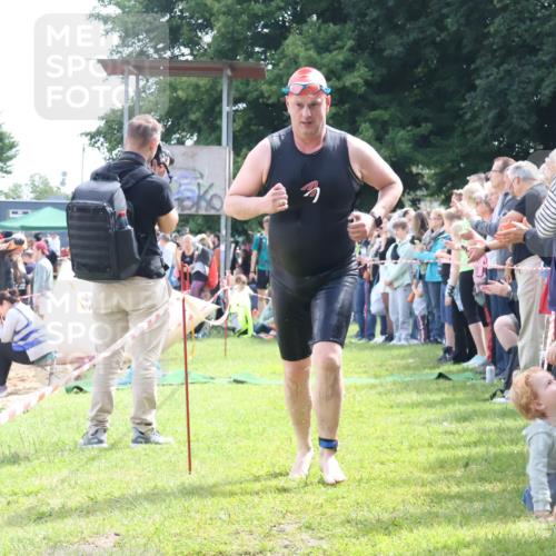 16.06.2024 - 26. Vierlanden-Triathlon Lena Gebhardt http://msf.ph/oto/6303112 16.06.2024 11:11:04 Schwimmen 387, 473, 387, 473 meine-sportfotos.de