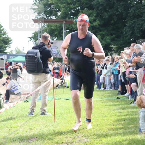 16.06.2024 - 26. Vierlanden-Triathlon Lena Gebhardt http://msf.ph/oto/6303115 16.06.2024 11:11:05 Schwimmen 387, 473, 387, 473 meine-sportfotos.de