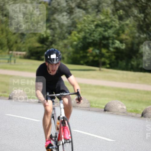 16.06.2024 - 26. Vierlanden-Triathlon Jannik Wohlers http://msf.ph/oto/6303119 16.06.2024 11:40:19 Radfahren 6, 131, 320 meine-sportfotos.de