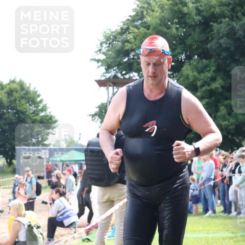 16.06.2024 - 26. Vierlanden-Triathlon Lena Gebhardt http://msf.ph/oto/6303122 16.06.2024 11:11:05 Schwimmen 387, 473, 387, 473 meine-sportfotos.de