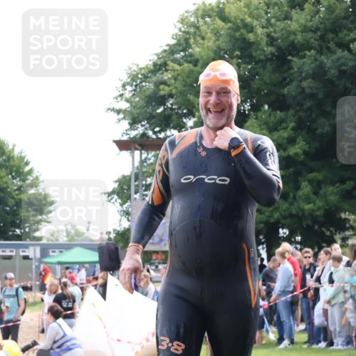 16.06.2024 - 26. Vierlanden-Triathlon Lena Gebhardt http://msf.ph/oto/6303160 16.06.2024 11:11:18 Schwimmen 387, 387 meine-sportfotos.de