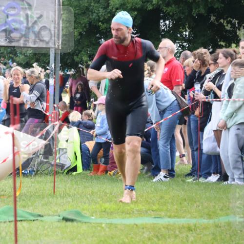 16.06.2024 - 26. Vierlanden-Triathlon Lena Gebhardt http://msf.ph/oto/6303175 16.06.2024 11:11:38 Schwimmen 465, 465 meine-sportfotos.de