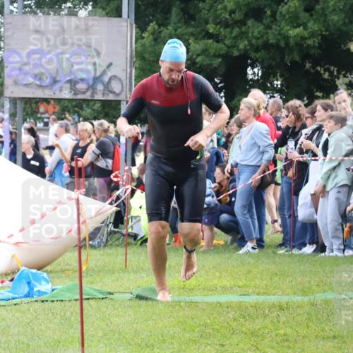 16.06.2024 - 26. Vierlanden-Triathlon Lena Gebhardt http://msf.ph/oto/6303181 16.06.2024 11:11:39 Schwimmen 465, 465 meine-sportfotos.de