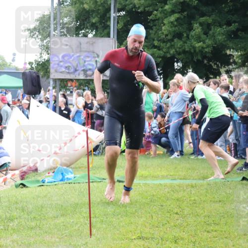 16.06.2024 - 26. Vierlanden-Triathlon Lena Gebhardt http://msf.ph/oto/6303191 16.06.2024 11:11:41 Schwimmen 465, 465 meine-sportfotos.de