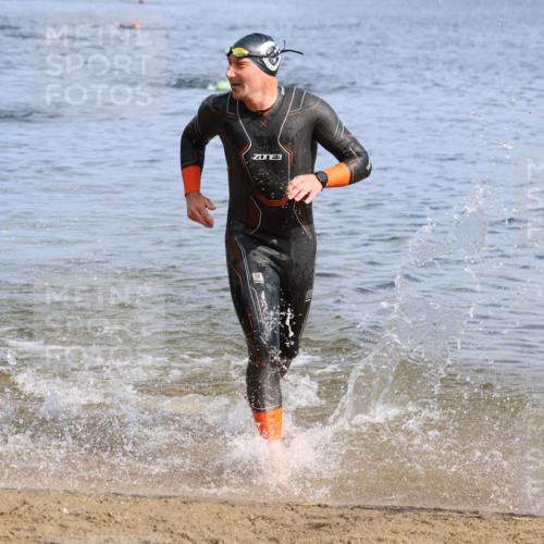 16.06.2024 - 26. Vierlanden-Triathlon Strokosch-Dieckow http://msf.ph/oto/6303197 16.06.2024 09:45:28 Schwimmen 133, 142, 133, 142 meine-sportfotos.de