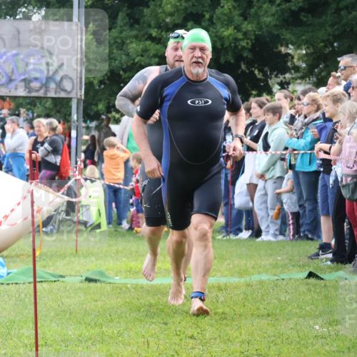 16.06.2024 - 26. Vierlanden-Triathlon Lena Gebhardt http://msf.ph/oto/6303219 16.06.2024 11:12:01 Schwimmen 360, 403, 360, 403 meine-sportfotos.de
