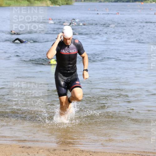 16.06.2024 - 26. Vierlanden-Triathlon Strokosch-Dieckow http://msf.ph/oto/6303258 16.06.2024 09:45:36 Schwimmen 51, 142, 51, 142 meine-sportfotos.de