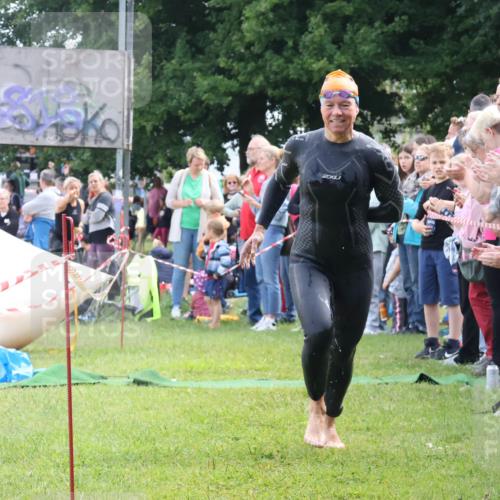 16.06.2024 - 26. Vierlanden-Triathlon Lena Gebhardt http://msf.ph/oto/6303286 16.06.2024 11:12:43 Schwimmen 538, 538 meine-sportfotos.de