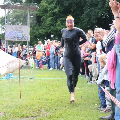 16.06.2024 - 26. Vierlanden-Triathlon Lena Gebhardt http://msf.ph/oto/6303293 16.06.2024 11:12:44 Schwimmen 538, 538 meine-sportfotos.de
