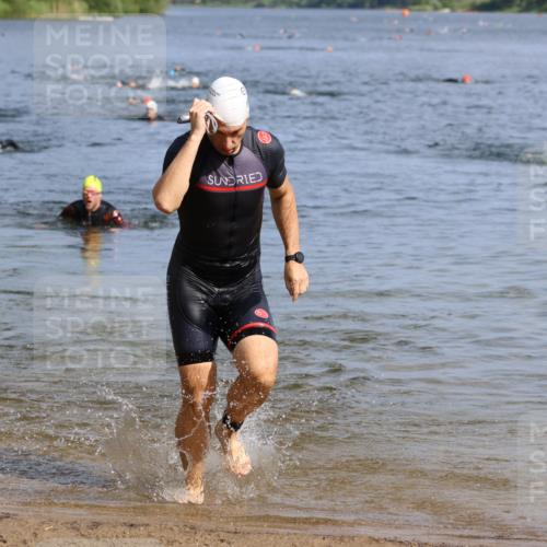 16.06.2024 - 26. Vierlanden-Triathlon Strokosch-Dieckow http://msf.ph/oto/6303326 16.06.2024 09:45:37 Schwimmen 51, 142, 51, 142 meine-sportfotos.de