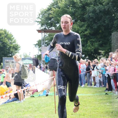 16.06.2024 - 26. Vierlanden-Triathlon Lena Gebhardt http://msf.ph/oto/6303336 16.06.2024 11:13:49 Schwimmen 461, 626, 461, 626 meine-sportfotos.de