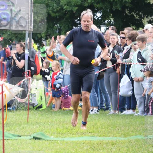 16.06.2024 - 26. Vierlanden-Triathlon Lena Gebhardt http://msf.ph/oto/6303388 16.06.2024 11:14:27 Schwimmen 378, 628, 378, 628 meine-sportfotos.de