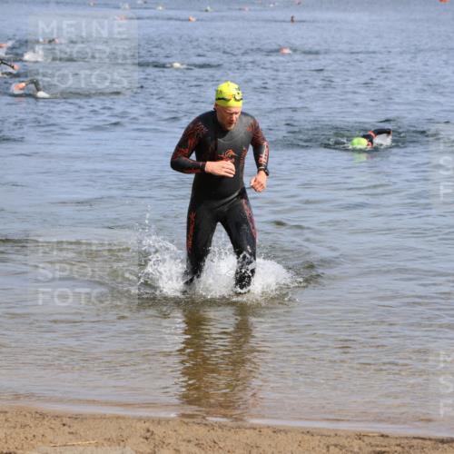 16.06.2024 - 26. Vierlanden-Triathlon Strokosch-Dieckow http://msf.ph/oto/6303403 16.06.2024 09:45:47 Schwimmen 51, 152, 51, 152 meine-sportfotos.de