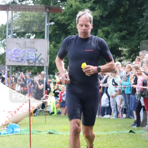 16.06.2024 - 26. Vierlanden-Triathlon Lena Gebhardt http://msf.ph/oto/6303414 16.06.2024 11:14:31 Schwimmen 378, 628, 635, 378, 628, 635 meine-sportfotos.de