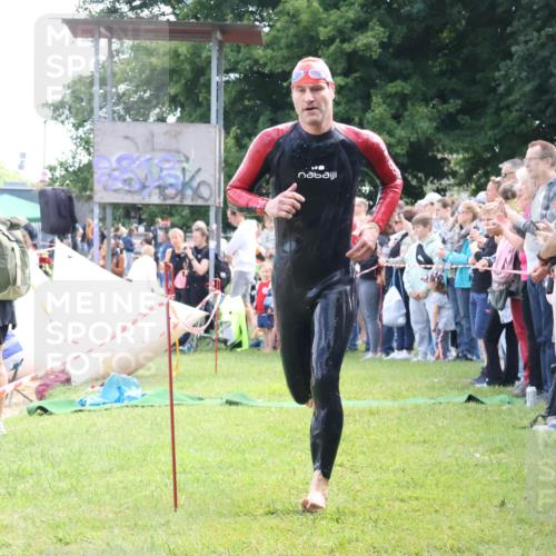 16.06.2024 - 26. Vierlanden-Triathlon Lena Gebhardt http://msf.ph/oto/6303442 16.06.2024 11:14:34 Schwimmen 378, 628, 635, 1279, 378, 628, 635, 1279 meine-sportfotos.de