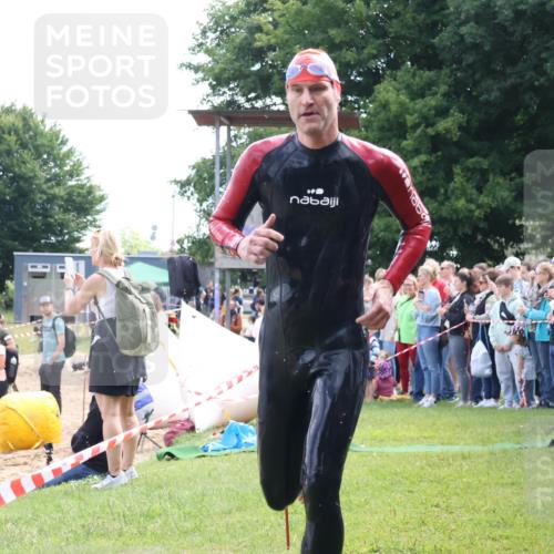 16.06.2024 - 26. Vierlanden-Triathlon Lena Gebhardt http://msf.ph/oto/6303448 16.06.2024 11:14:35 Schwimmen 584, 628, 635, 1279, 584, 628, 635, 1279 meine-sportfotos.de