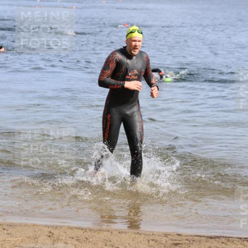 16.06.2024 - 26. Vierlanden-Triathlon Strokosch-Dieckow http://msf.ph/oto/6303451 16.06.2024 09:45:48 Schwimmen 51, 152, 51, 152 meine-sportfotos.de