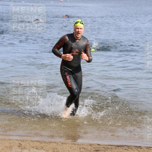 16.06.2024 - 26. Vierlanden-Triathlon Strokosch-Dieckow http://msf.ph/oto/6303483 16.06.2024 09:45:48 Schwimmen 51, 152, 51, 152 meine-sportfotos.de