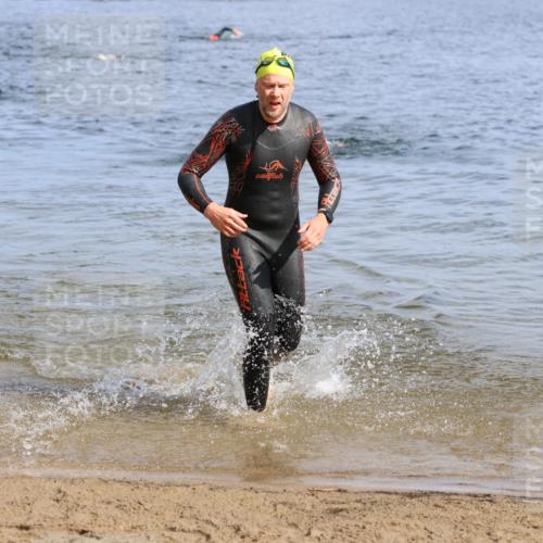 16.06.2024 - 26. Vierlanden-Triathlon Strokosch-Dieckow http://msf.ph/oto/6303517 16.06.2024 09:45:48 Schwimmen 51, 152, 51, 152 meine-sportfotos.de