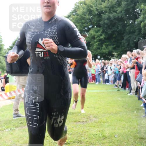 16.06.2024 - 26. Vierlanden-Triathlon Lena Gebhardt http://msf.ph/oto/6303520 16.06.2024 11:14:50 Schwimmen 560, 564, 584, 635, 1279, 560, 564, 584, 635, 1279 meine-sportfotos.de