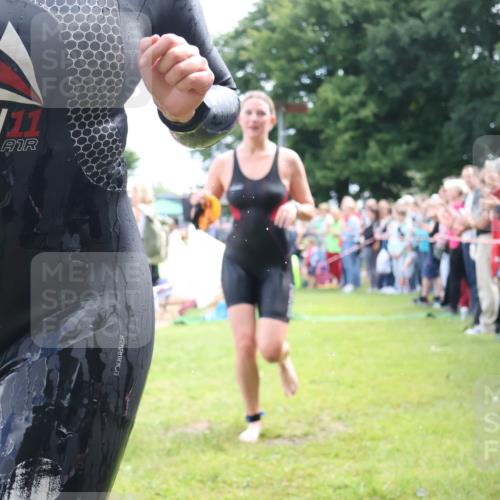 16.06.2024 - 26. Vierlanden-Triathlon Lena Gebhardt http://msf.ph/oto/6303524 16.06.2024 11:14:51 Schwimmen 560, 564, 584, 635, 1279, 560, 564, 584, 635, 1279 meine-sportfotos.de