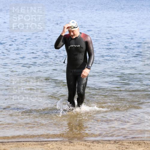 16.06.2024 - 26. Vierlanden-Triathlon Strokosch-Dieckow http://msf.ph/oto/6303533 16.06.2024 09:45:54 Schwimmen 54, 84, 152, 54, 84, 152 meine-sportfotos.de