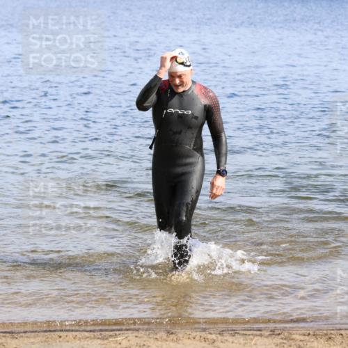 16.06.2024 - 26. Vierlanden-Triathlon Strokosch-Dieckow http://msf.ph/oto/6303564 16.06.2024 09:45:54 Schwimmen 54, 84, 152, 54, 84, 152 meine-sportfotos.de