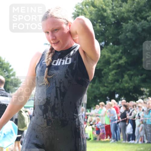 16.06.2024 - 26. Vierlanden-Triathlon Lena Gebhardt http://msf.ph/oto/6303591 16.06.2024 11:15:05 Schwimmen 560, 564, 560, 564 meine-sportfotos.de