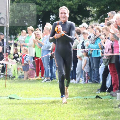 16.06.2024 - 26. Vierlanden-Triathlon Lena Gebhardt http://msf.ph/oto/6303599 16.06.2024 11:15:22 Schwimmen 478, 545, 581, 478, 545, 581 meine-sportfotos.de