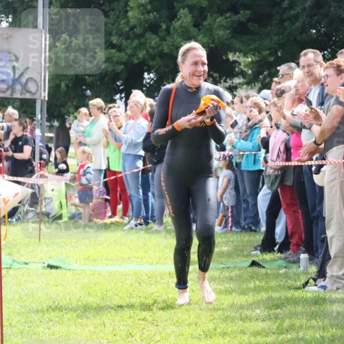16.06.2024 - 26. Vierlanden-Triathlon Lena Gebhardt http://msf.ph/oto/6303610 16.06.2024 11:15:22 Schwimmen 478, 545, 581, 478, 545, 581 meine-sportfotos.de