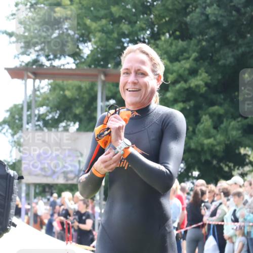 16.06.2024 - 26. Vierlanden-Triathlon Lena Gebhardt http://msf.ph/oto/6303629 16.06.2024 11:15:24 Schwimmen 478, 545, 581, 478, 545, 581 meine-sportfotos.de