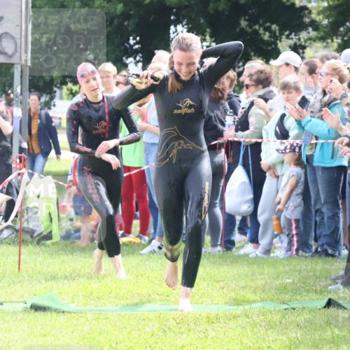 16.06.2024 - 26. Vierlanden-Triathlon Lena Gebhardt http://msf.ph/oto/6303641 16.06.2024 11:15:34 Schwimmen 478, 548, 581, 478, 548, 581 meine-sportfotos.de