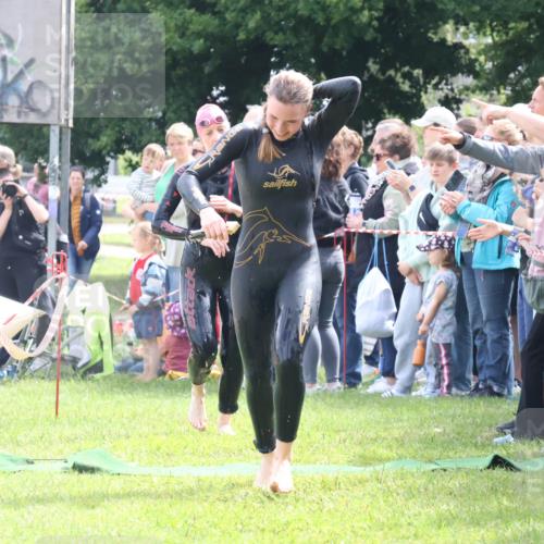 16.06.2024 - 26. Vierlanden-Triathlon Lena Gebhardt http://msf.ph/oto/6303645 16.06.2024 11:15:35 Schwimmen 478, 548, 581, 478, 548, 581 meine-sportfotos.de