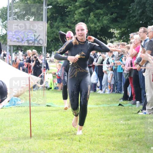 16.06.2024 - 26. Vierlanden-Triathlon Lena Gebhardt http://msf.ph/oto/6303655 16.06.2024 11:15:36 Schwimmen 478, 548, 581, 478, 548, 581 meine-sportfotos.de