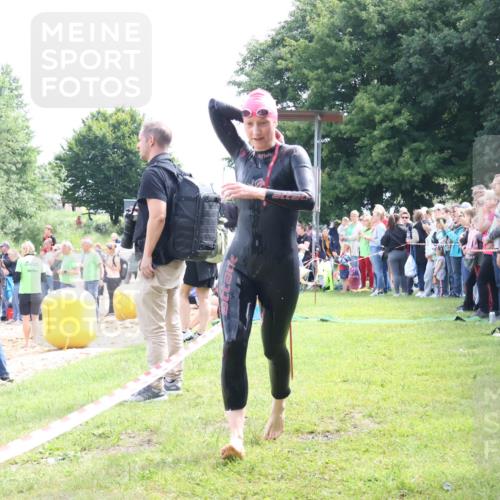 16.06.2024 - 26. Vierlanden-Triathlon Lena Gebhardt http://msf.ph/oto/6303686 16.06.2024 11:15:39 Schwimmen 478, 548, 581, 478, 548, 581 meine-sportfotos.de