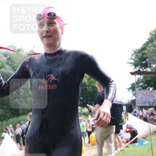 16.06.2024 - 26. Vierlanden-Triathlon Lena Gebhardt http://msf.ph/oto/6303702 16.06.2024 11:15:40 Schwimmen 478, 548, 581, 478, 548, 581 meine-sportfotos.de