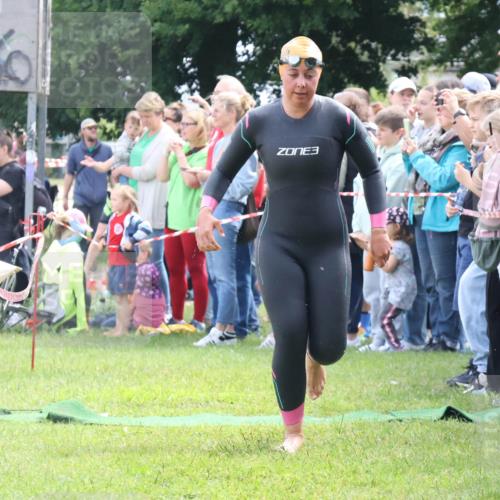 16.06.2024 - 26. Vierlanden-Triathlon Lena Gebhardt http://msf.ph/oto/6303704 16.06.2024 11:15:43 Schwimmen 504, 548, 504, 548 meine-sportfotos.de