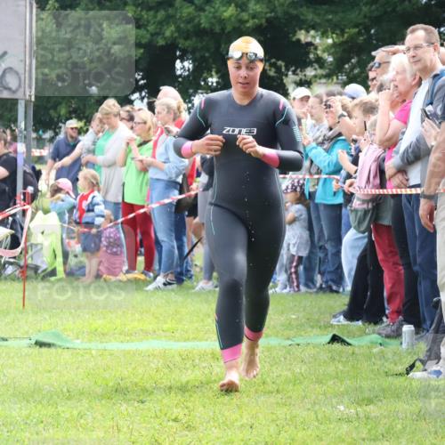 16.06.2024 - 26. Vierlanden-Triathlon Lena Gebhardt http://msf.ph/oto/6303707 16.06.2024 11:15:44 Schwimmen 504, 548, 504, 548 meine-sportfotos.de