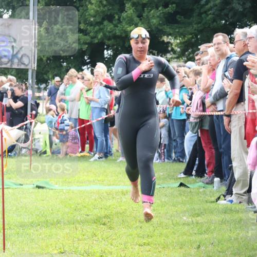 16.06.2024 - 26. Vierlanden-Triathlon Lena Gebhardt http://msf.ph/oto/6303710 16.06.2024 11:15:44 Schwimmen 504, 548, 504, 548 meine-sportfotos.de