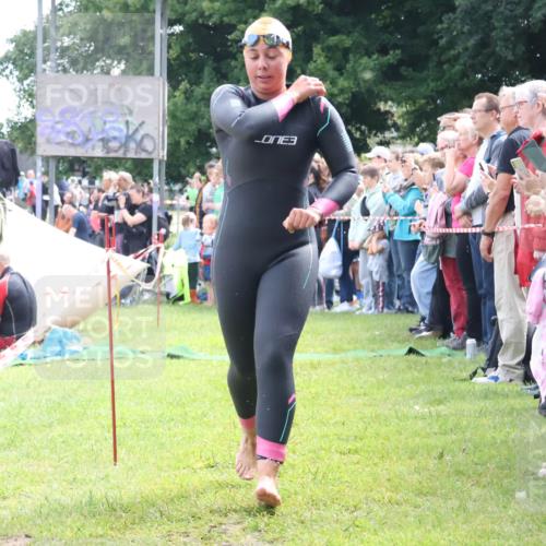 16.06.2024 - 26. Vierlanden-Triathlon Lena Gebhardt http://msf.ph/oto/6303720 16.06.2024 11:15:45 Schwimmen 504, 548, 504, 548 meine-sportfotos.de
