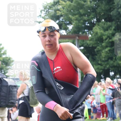 16.06.2024 - 26. Vierlanden-Triathlon Lena Gebhardt http://msf.ph/oto/6303733 16.06.2024 11:15:46 Schwimmen 504, 548, 504, 548 meine-sportfotos.de