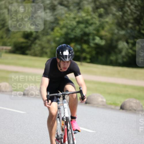 16.06.2024 - 26. Vierlanden-Triathlon Jannik Wohlers http://msf.ph/oto/6303747 16.06.2024 11:40:19 Radfahren 6, 131, 320 meine-sportfotos.de