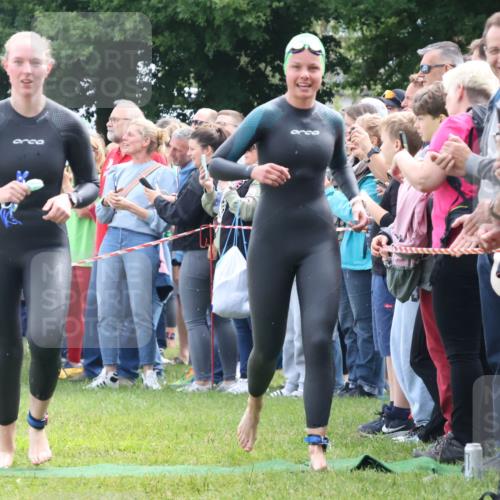 16.06.2024 - 26. Vierlanden-Triathlon Lena Gebhardt http://msf.ph/oto/6303852 16.06.2024 11:16:16 Schwimmen 510, 522, 526, 541, 543, 580, 602, 621, 625, 510, 522, 526, 541, 543, 580, 602, 621, 625 meine-sportfotos.de