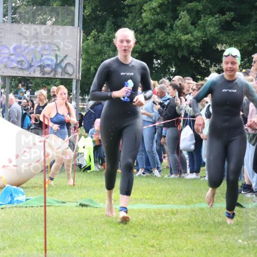 16.06.2024 - 26. Vierlanden-Triathlon Lena Gebhardt http://msf.ph/oto/6303859 16.06.2024 11:16:17 Schwimmen 522, 526, 541, 543, 580, 602, 621, 625, 522, 526, 541, 543, 580, 602, 621, 625 meine-sportfotos.de