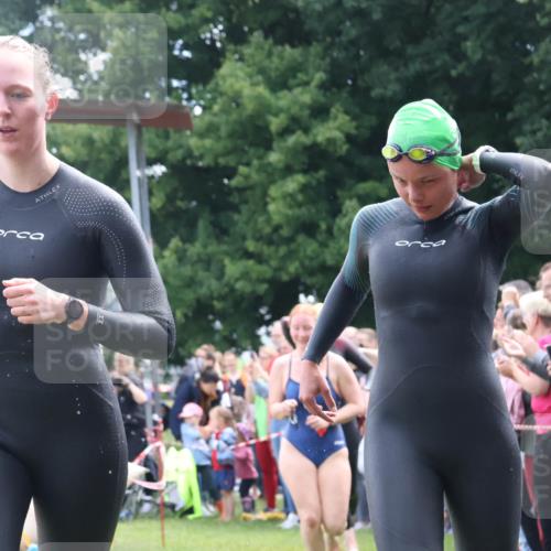 16.06.2024 - 26. Vierlanden-Triathlon Lena Gebhardt http://msf.ph/oto/6303878 16.06.2024 11:16:19 Schwimmen 522, 526, 541, 543, 580, 602, 621, 625, 522, 526, 541, 543, 580, 602, 621, 625 meine-sportfotos.de