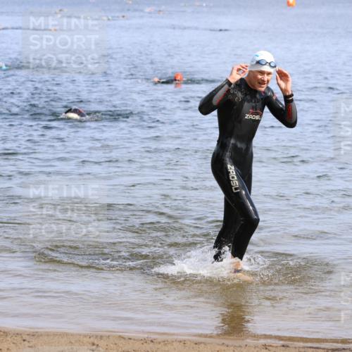 16.06.2024 - 26. Vierlanden-Triathlon Strokosch-Dieckow http://msf.ph/oto/6303905 16.06.2024 09:46:16 Schwimmen 22, 92, 173, 22, 92, 173 meine-sportfotos.de