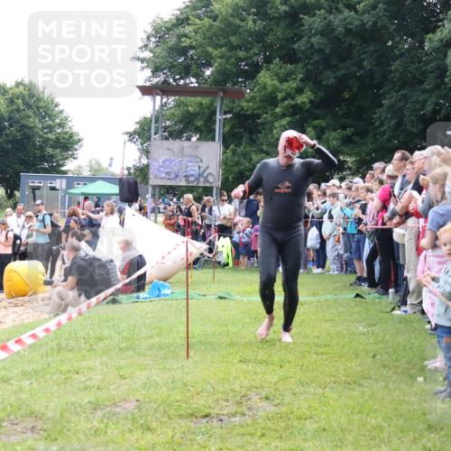 16.06.2024 - 26. Vierlanden-Triathlon Lena Gebhardt http://msf.ph/oto/6303997 16.06.2024 11:16:30 Schwimmen 484, 543, 597, 621, 625, 484, 543, 597, 621, 625 meine-sportfotos.de