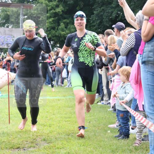 16.06.2024 - 26. Vierlanden-Triathlon Lena Gebhardt http://msf.ph/oto/6304125 16.06.2024 11:16:51 Schwimmen 477, 482, 485, 502, 549, 568, 577, 591, 637, 477, 482, 485, 502, 549, 568, 577, 591, 637 meine-sportfotos.de