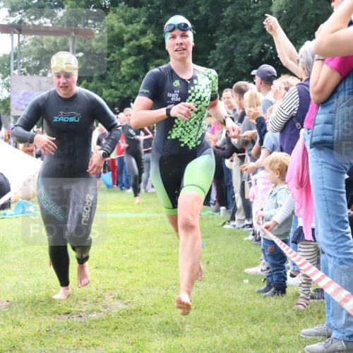 16.06.2024 - 26. Vierlanden-Triathlon Lena Gebhardt http://msf.ph/oto/6304128 16.06.2024 11:16:51 Schwimmen 477, 482, 485, 502, 549, 568, 577, 591, 637, 477, 482, 485, 502, 549, 568, 577, 591, 637 meine-sportfotos.de